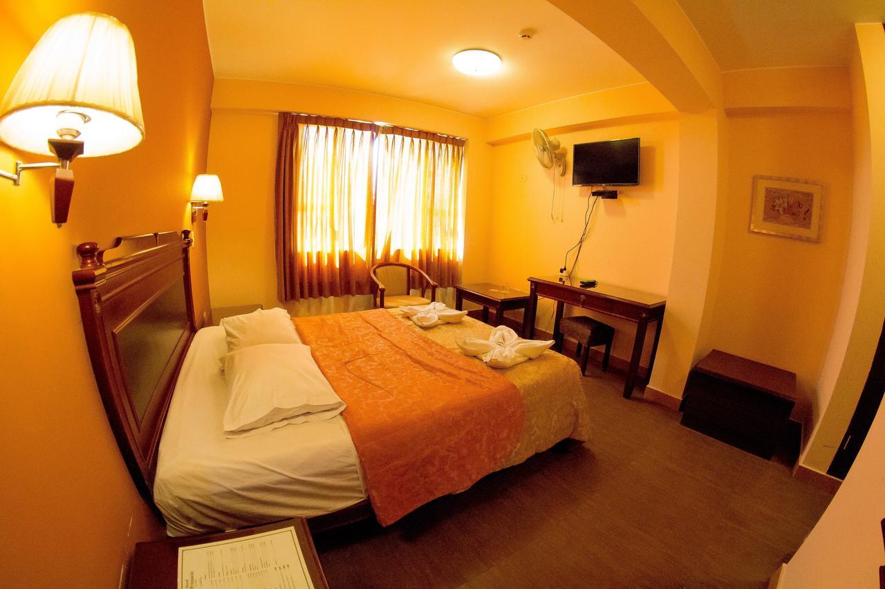 Hotel La Primacia Лима Екстериор снимка